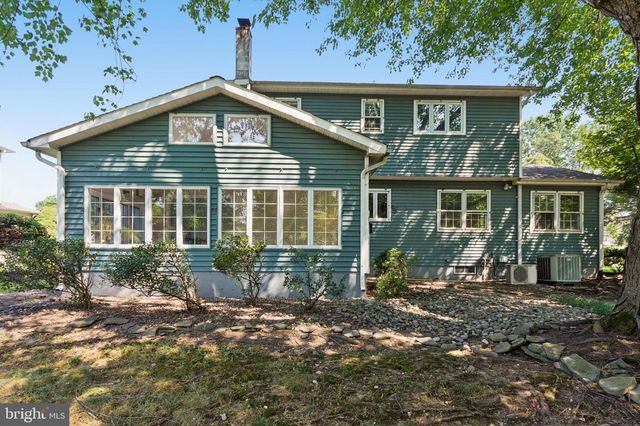 2490 SYLVAN AVE, Trenton, NJ 08610