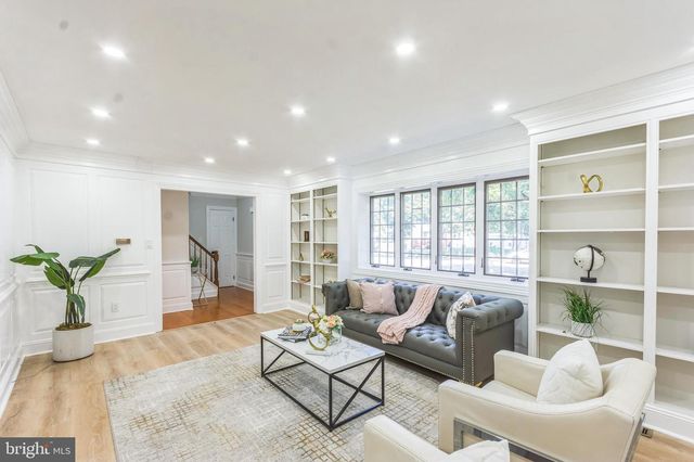 2490 SYLVAN AVE, Trenton, NJ 08610