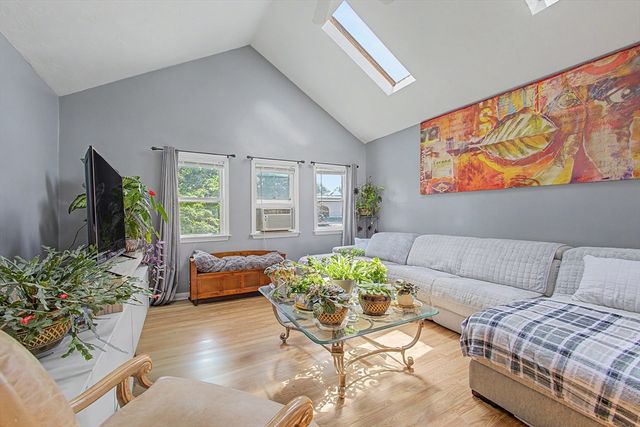 178-180 Brookside Pkwy, Medford, MA 02155