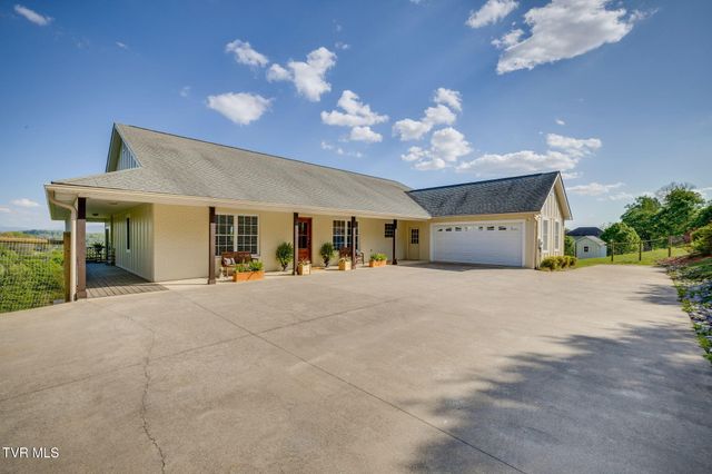 304 Michaels Ridge Boulevard, Johnson City, TN 37615