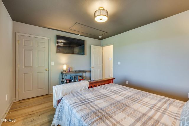 304 Michaels Ridge Boulevard, Johnson City, TN 37615