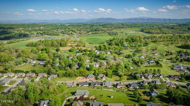304 Michaels Ridge Boulevard, Johnson City, TN 37615