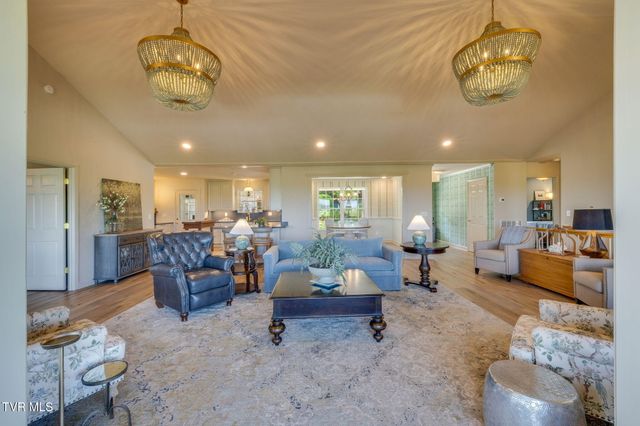 304 Michaels Ridge Boulevard, Johnson City, TN 37615