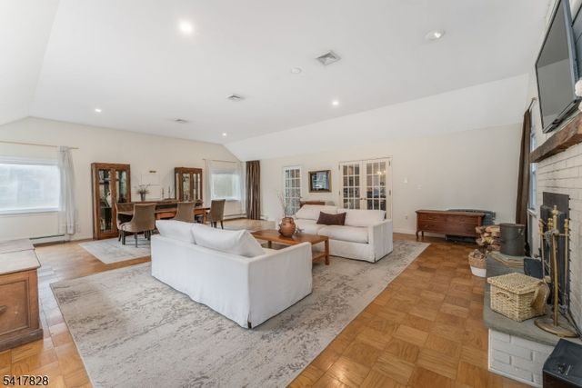 293 Stanton Mountain Rd, Clinton Twp., NJ 08833