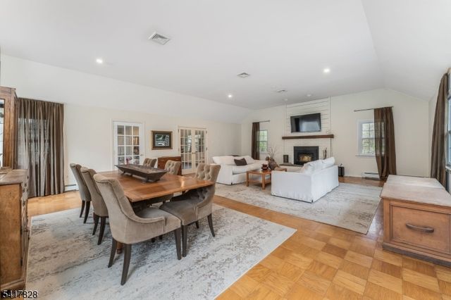 293 Stanton Mountain Rd, Clinton Twp., NJ 08833