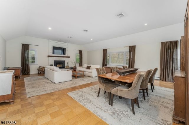 293 Stanton Mountain Rd, Clinton Twp., NJ 08833