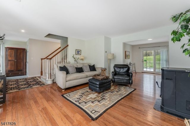 293 Stanton Mountain Rd, Clinton Twp., NJ 08833