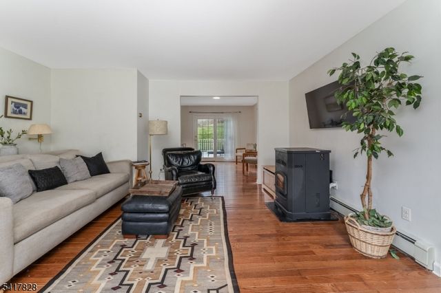 293 Stanton Mountain Rd, Clinton Twp., NJ 08833