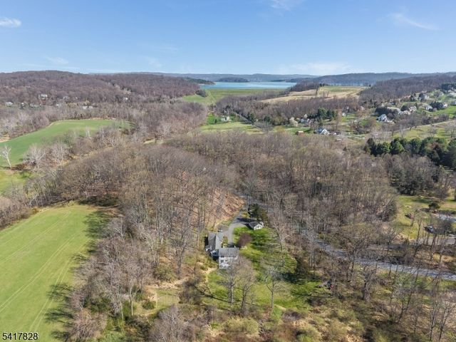 293 Stanton Mountain Rd, Clinton Twp., NJ 08833