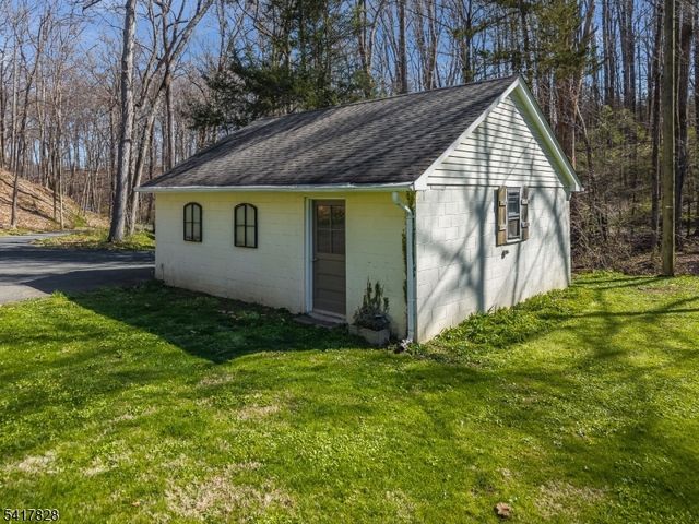 293 Stanton Mountain Rd, Clinton Twp., NJ 08833