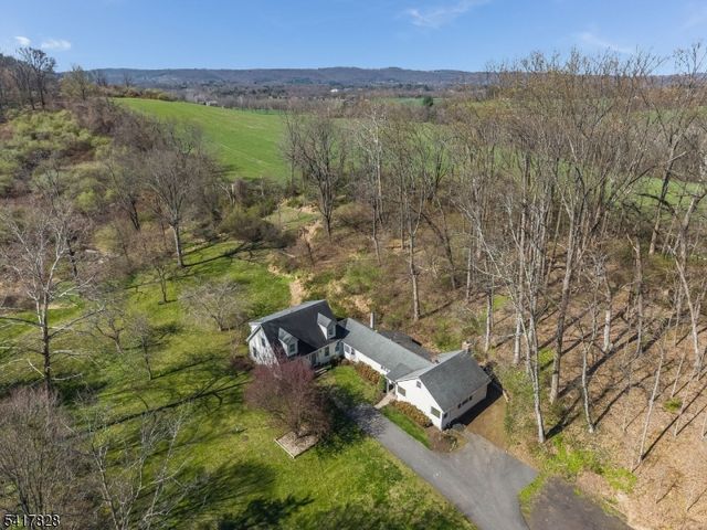 293 Stanton Mountain Rd, Clinton Twp., NJ 08833