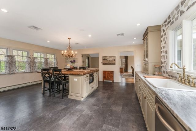 293 Stanton Mountain Rd, Clinton Twp., NJ 08833