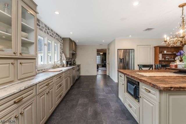 293 Stanton Mountain Rd, Clinton Twp., NJ 08833