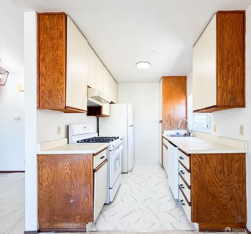 1004 San Antonio Circle 309, Daly City, CA 94014