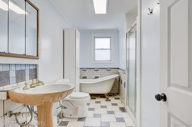 298 Oregon Street, York Charter Township, MI 48198