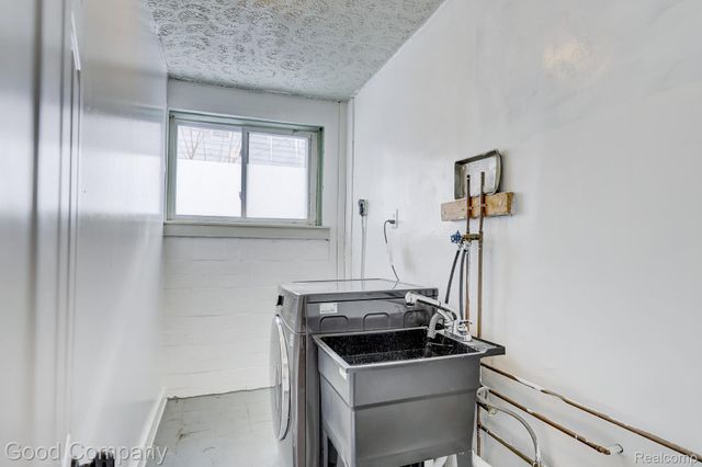 298 Oregon Street, York Charter Township, MI 48198