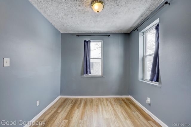 298 Oregon Street, York Charter Township, MI 48198