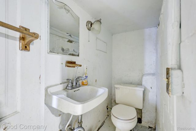 298 Oregon Street, York Charter Township, MI 48198