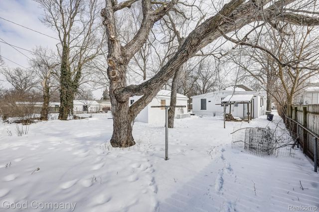 298 Oregon Street, York Charter Township, MI 48198