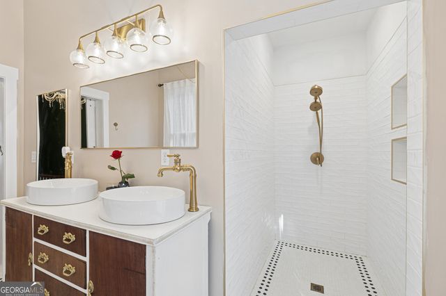 904 E Park Avenue, Savannah, GA 31401