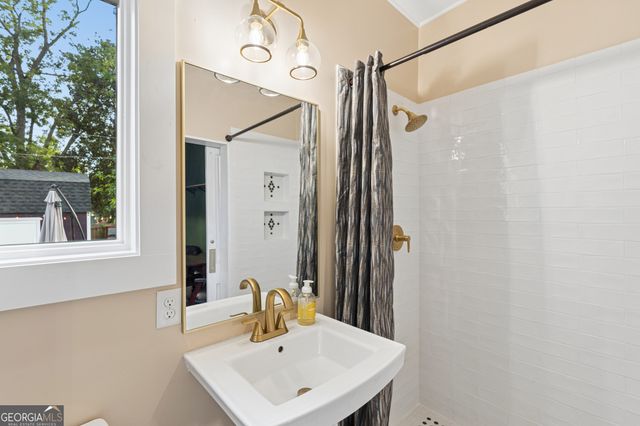 904 E Park Avenue, Savannah, GA 31401