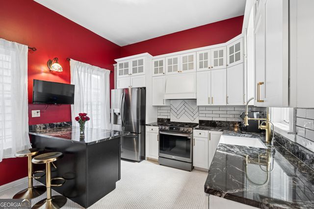 904 E Park Avenue, Savannah, GA 31401