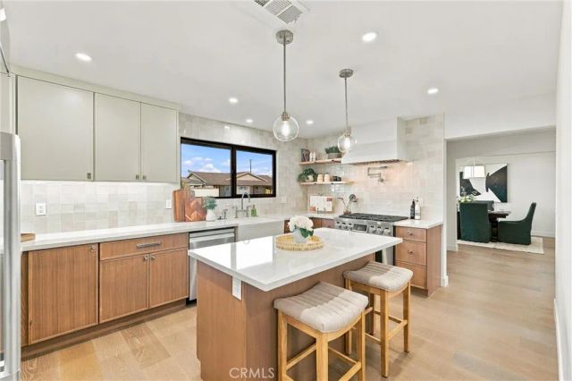 718 Kenoak, Placentia, CA 92870
