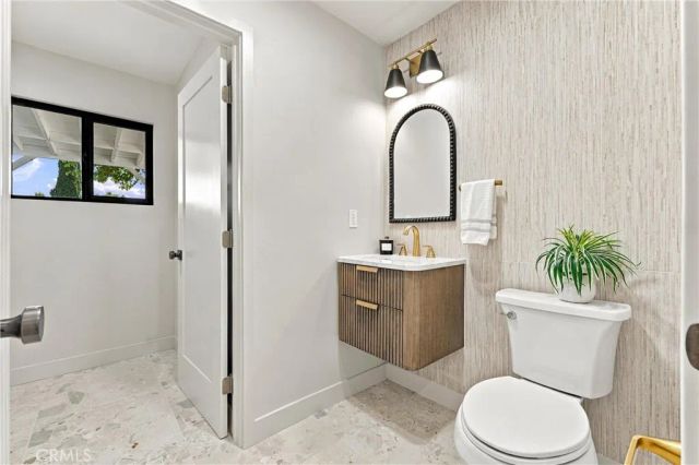 718 Kenoak, Placentia, CA 92870