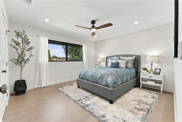 718 Kenoak, Placentia, CA 92870