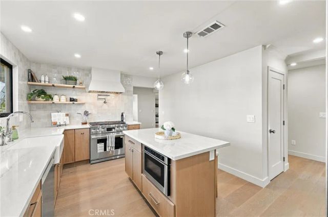 718 Kenoak, Placentia, CA 92870