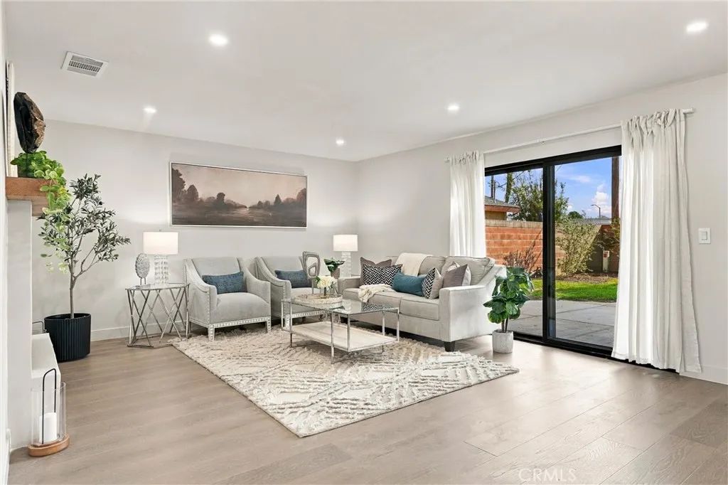 718 Kenoak, Placentia, CA 92870