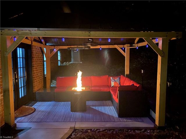 3925 Philpark Drive, Winston-salem, NC 27106