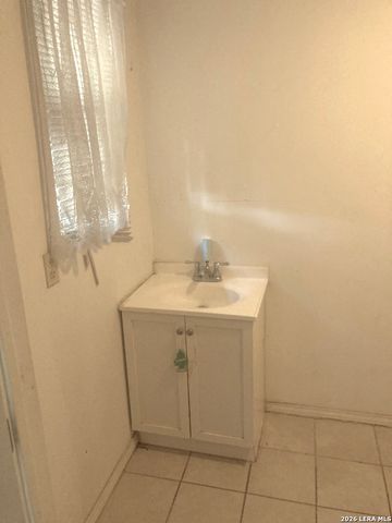 651 BARRETT PL, San Antonio, TX 78225