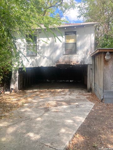 651 BARRETT PL, San Antonio, TX 78225