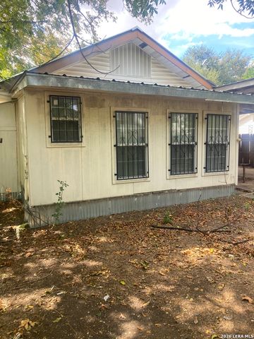 651 BARRETT PL, San Antonio, TX 78225