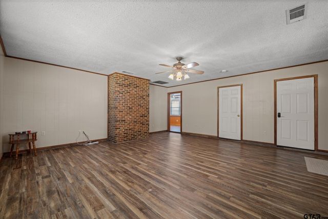 3121 VZ County Road 1215, Grand Saline, TX 75140