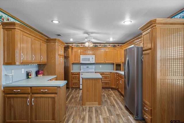 3121 VZ County Road 1215, Grand Saline, TX 75140