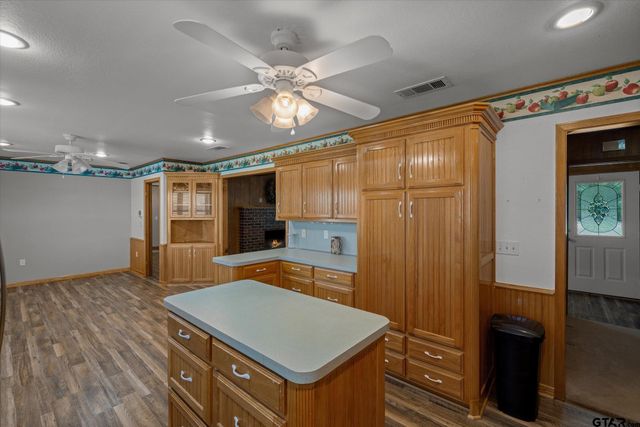 3121 VZ County Road 1215, Grand Saline, TX 75140