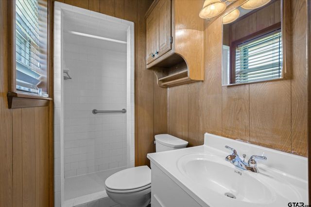 3121 VZ County Road 1215, Grand Saline, TX 75140