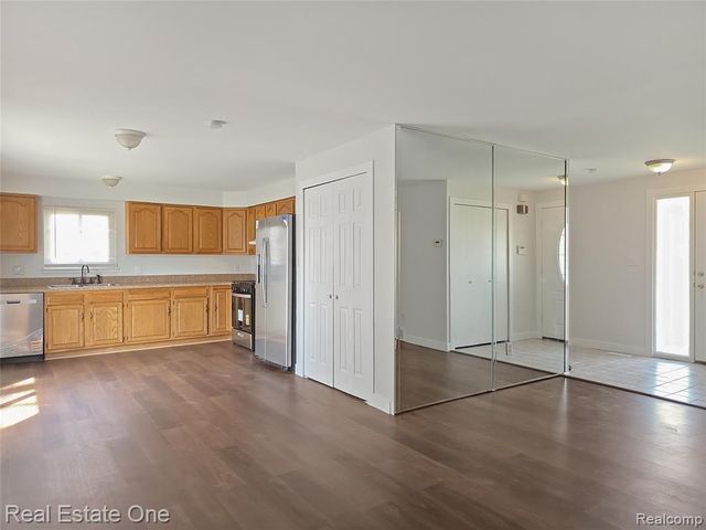 15760 Oakbrook Street, Romulus, MI 48174