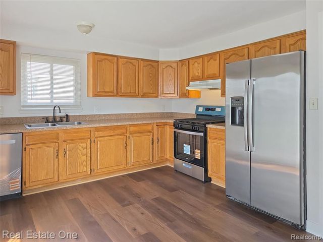 15760 Oakbrook Street, Romulus, MI 48174