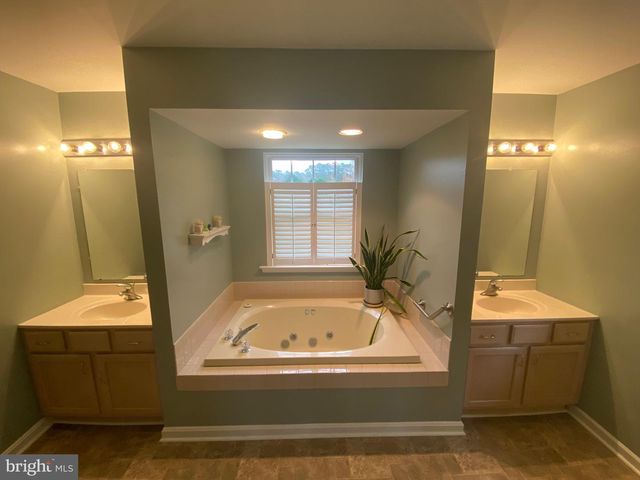 13 FAIRWAY AVE, Georgetown, DE 19947