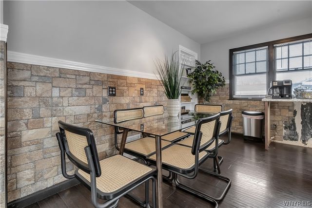 1985 Ridge Road, West Seneca, NY 14224