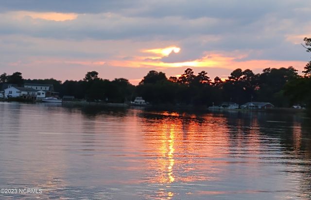228 Hopkins Seafood Road, Belhaven, NC 27810