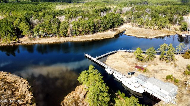 228 Hopkins Seafood Road, Belhaven, NC 27810