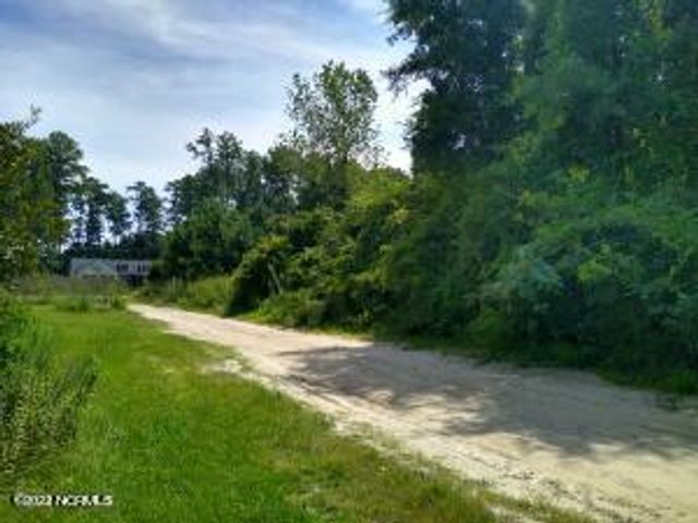 228 Hopkins Seafood Road, Belhaven, NC 27810