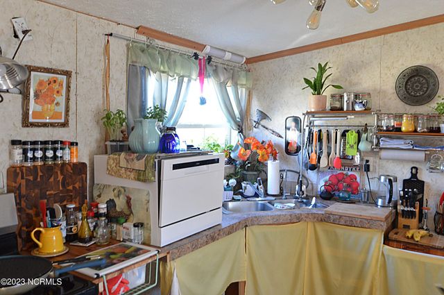 228 Hopkins Seafood Road, Belhaven, NC 27810