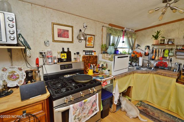 228 Hopkins Seafood Road, Belhaven, NC 27810