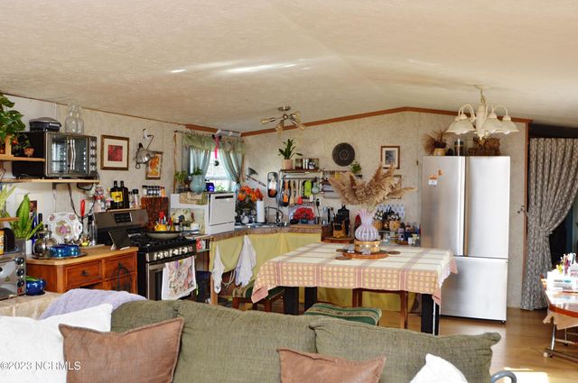 228 Hopkins Seafood Road, Belhaven, NC 27810