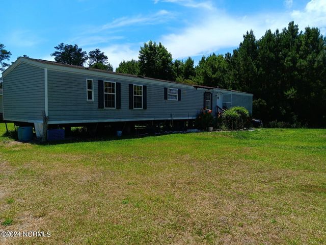 228 Hopkins Seafood Road, Belhaven, NC 27810